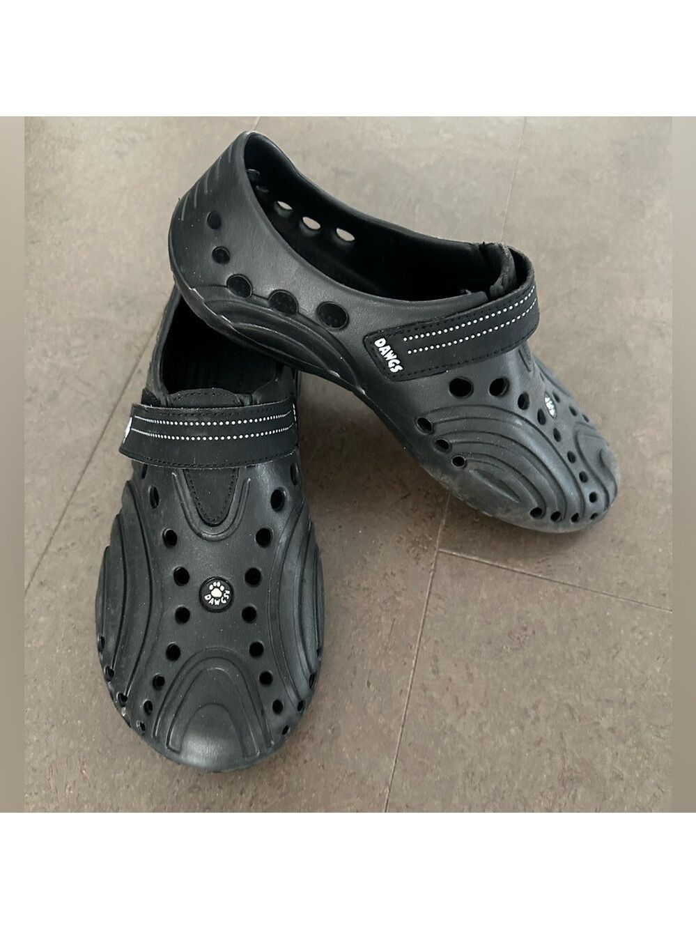 Women’s Dawgs Clogs sandals